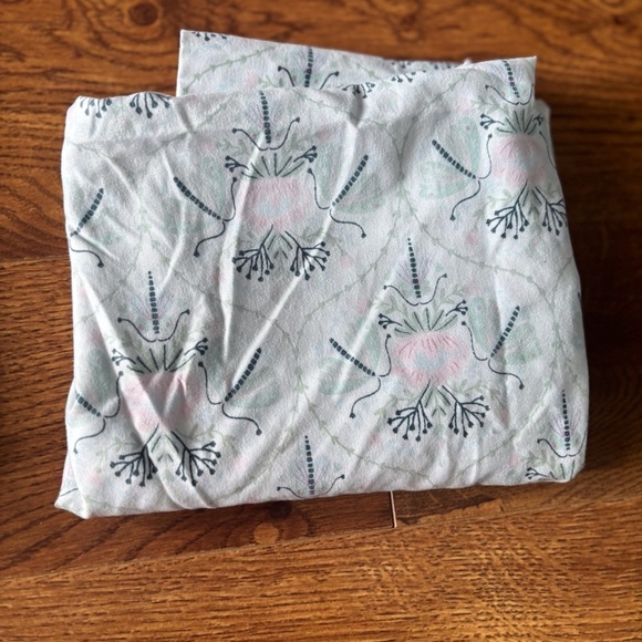 Blue and Pink mouth Pillow cases set of 2 - Picture 3 of 3